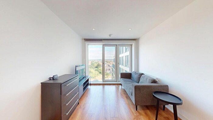 1 Bedroom Flat To Rent In Headstone Road, Harrow, HA1