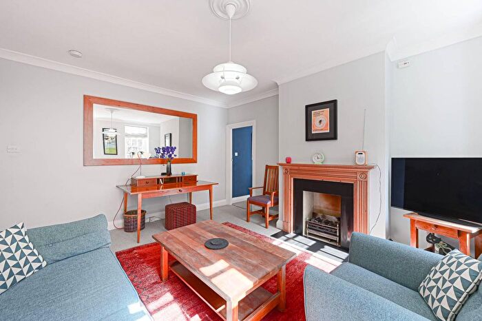1 Bedroom Flat To Rent In Mallord Street, Chelsea, London, SW3