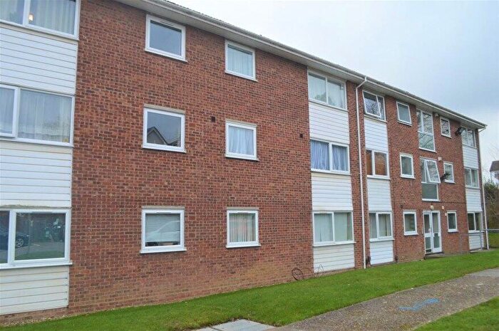 1 Bedroom Flat To Rent In Cedar Court, St Albans, Hertfordshire, AL4
