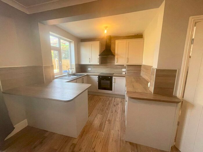 3 Bedroom Semi-Detached House To Rent In Beckett Road, Doncaster, DN2