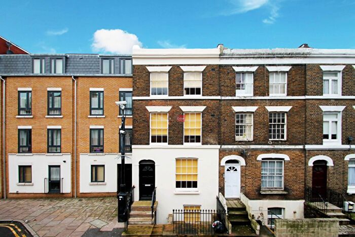 1 Bedroom Flat To Rent In High Street, Rochester, ME1