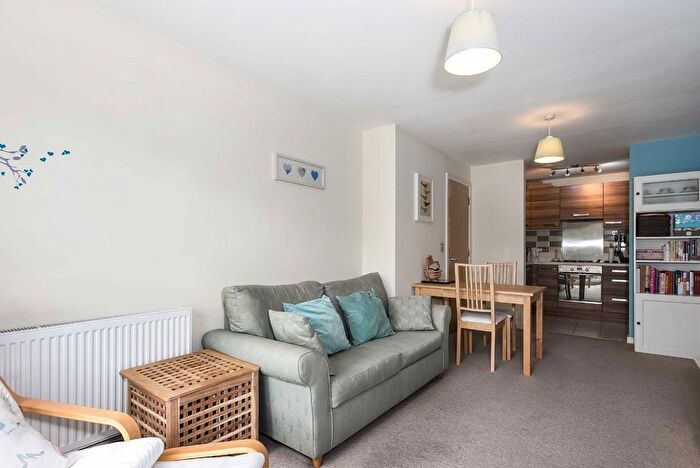 1 Bedroom Flat To Rent In Garratt Lane, Wandsworth, SW18