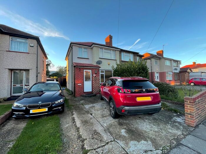 3 Bedroom Semi-Detached House To Rent In Leven Way, Hayes UB3