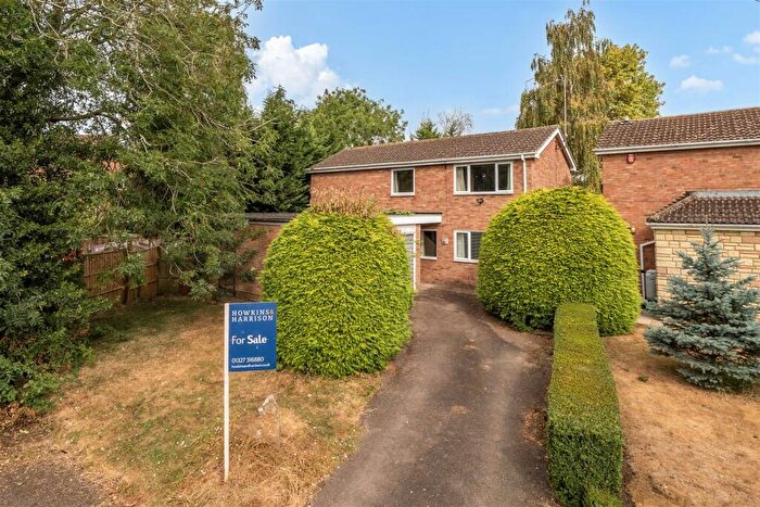 3 Bedroom House For Sale In Stile Close, Daventry, NN11