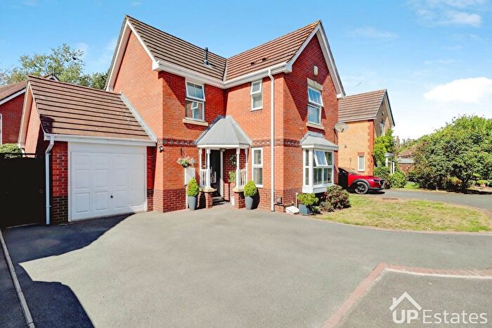 3 Bedroom Detached House For Sale In Kerris Way, Binley, Coventry, CV3