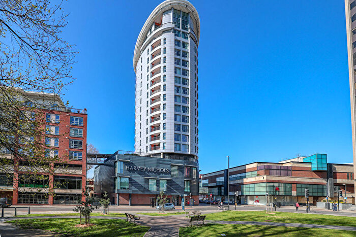 2 Bedroom Flat For Sale In Broad Weir, Bristol, BS1