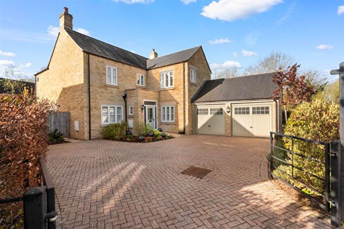 5 Bedroom Detached House For Sale In Cotswold Edge, Mickleton, Chipping Campden, GL55