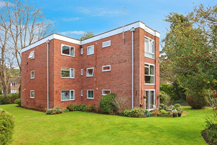 2 Bedroom Flat For Sale In Surrey Road, Poole, BH12