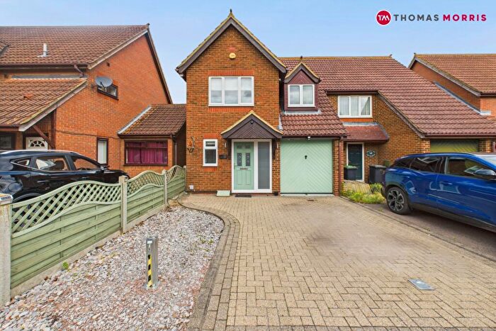 3 Bedroom Semi-Detached House For Sale In The Rookery, Sandy, Bedfordshire, SG19