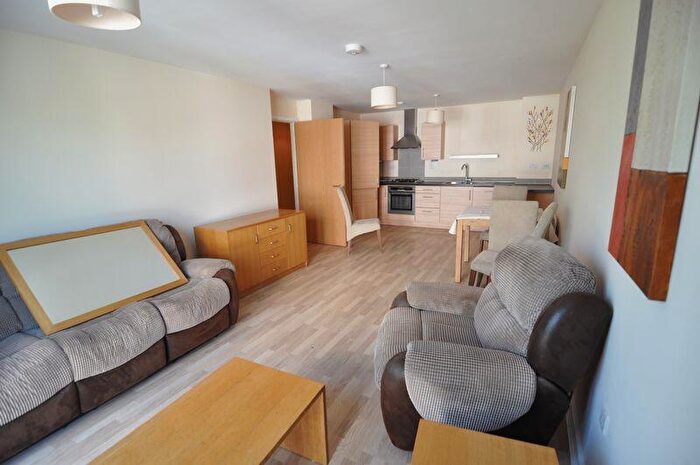 2 Bedroom Apartment To Rent In The Crescent, Hannover Quay, BS1