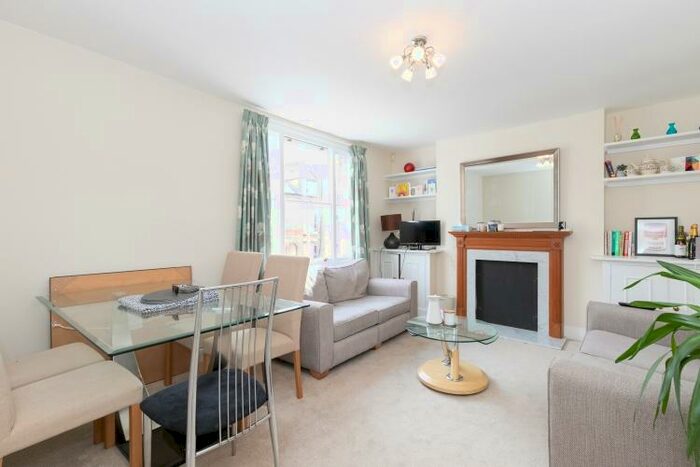 2 Bedroom Apartment To Rent In Walton Crescent, Oxford, OX1