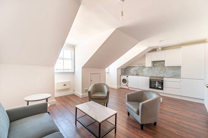 1 Bedroom Flat To Rent In Russell Gardens, Olympia, London, W14