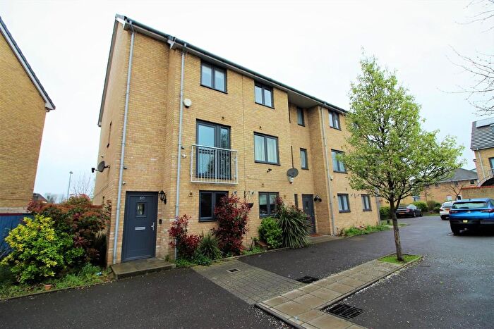 4 Bedroom End Of Terrace House To Rent In Draper Close, Grays, RM20