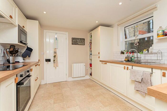 3 Bedroom Terraced House For Sale In Beatrice Road, Margate, CT9 - Photo 2