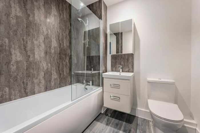 2 Bedroom Flat To Rent In Ark Apartments, South Croydon CR2