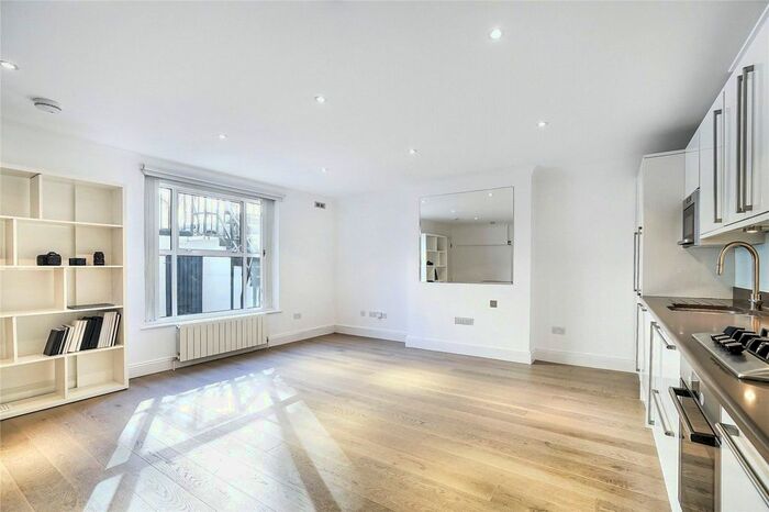 2 Bedroom Flat To Rent In Eardley Crescent, Earl's Court, London, SW5