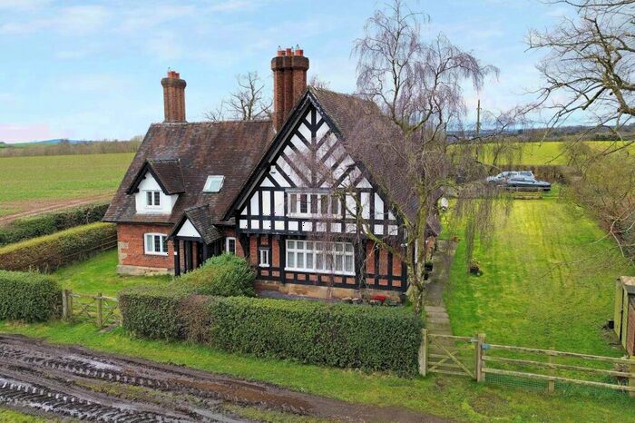 2 Bedroom Cottage For Sale In Drayton Road, Hanchurch, ST4