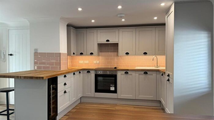 2 Bedroom Apartment To Rent In High Street, Poole, BH15