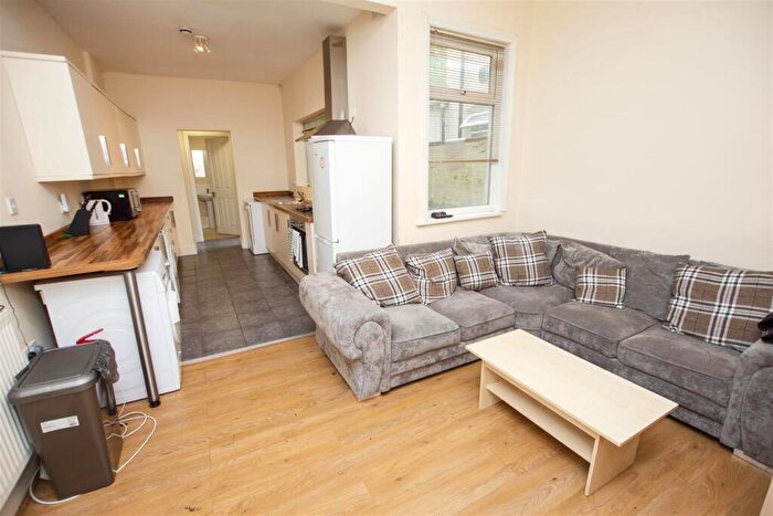 6 Bedroom House To Rent In Heeley Road, Selly Oak, Birmingham, West Midlands, B29