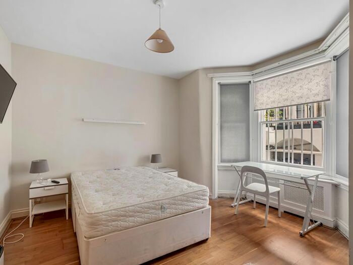 3 Bedroom Flat To Rent In Large Bright Bedroom Garden Flat, West Brompton, SW6