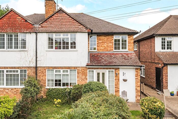 2 Bedroom Maisonette For Sale In Thames Ditton, KT7
