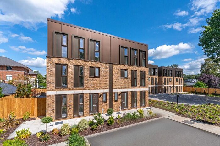 4 Bedroom Semi-Detached House For Sale In Station Avenue, Walton-on-Thames, Surrey, KT12