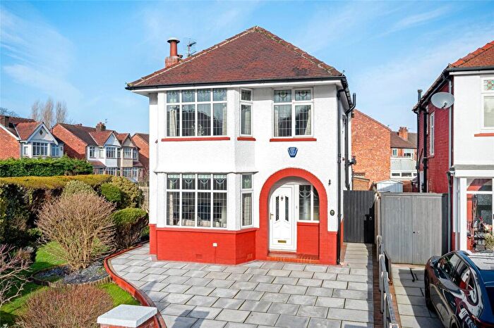 3 Bedroom Detached House For Sale In Balmoral Drive, Southport, Merseyside, PR9