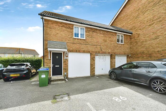 2 Bedroom Coach House For Sale In Westview Close, Peacehaven, BN10
