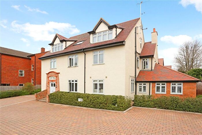 2 Bedroom Apartment For Sale In Arden Court, Arden Grove, Harpenden, Hertfordshire, AL5