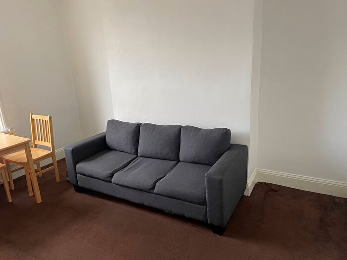 2 Bedroom Flat To Rent In Stockwell Road, Stockwell London, SW9
