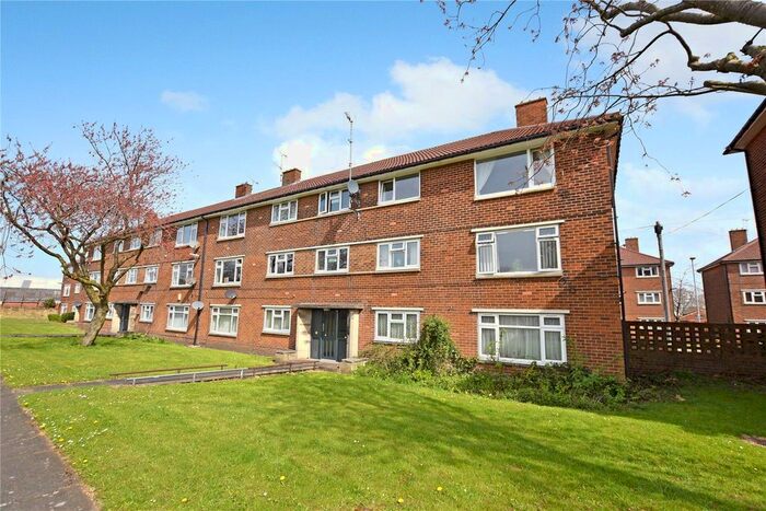 2 Bedroom Flat To Rent In Elmfield Court, Morley, Leeds, West Yorkshire, LS27
