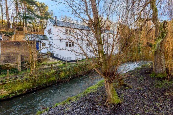 3 Bedroom Semi-Detached House To Rent In The Hatches, Farnham, GU9