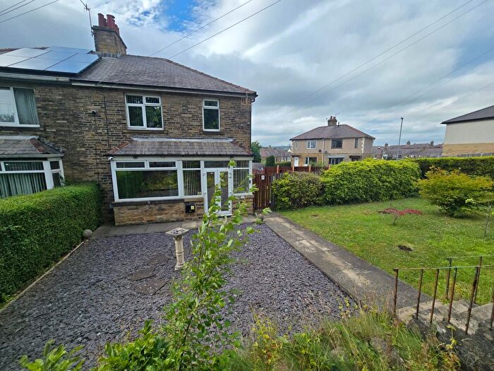 3 Bedroom Semi-Detached House To Rent In Leeds Road, Shipley, BD18
