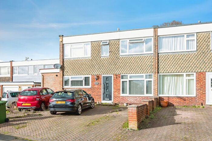 4 Bedroom Semi Detached House For Sale In Caerleon Avenue, Southampton, SO19