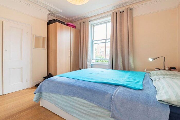 2 Bedroom Flat To Rent In Dollis Hill Lane, Dollis Hill / Cricklewood, NW2