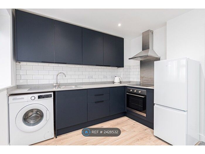 1 Bedroom Flat To Rent In Pound Hill, Crawley, RH10