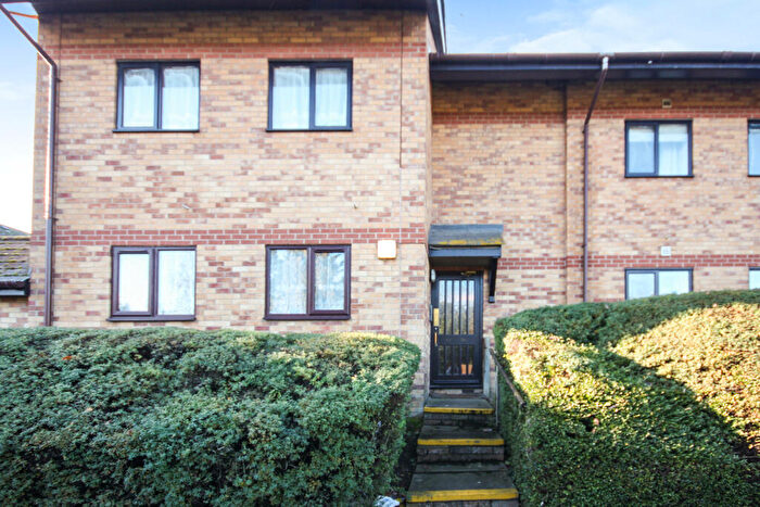 2 Bedroom Apartment To Rent In Cavendish Gardens, Chelmsford, CM2