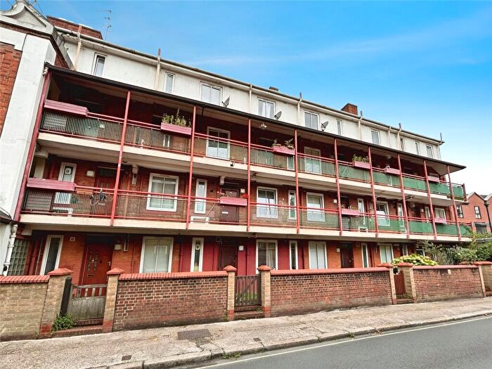 2 Bedroom Flat For Sale In West Lane, London, SE16