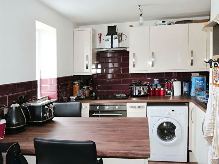 1 Bedroom Flat To Rent In Mandeville Court, Chingford, London, E4