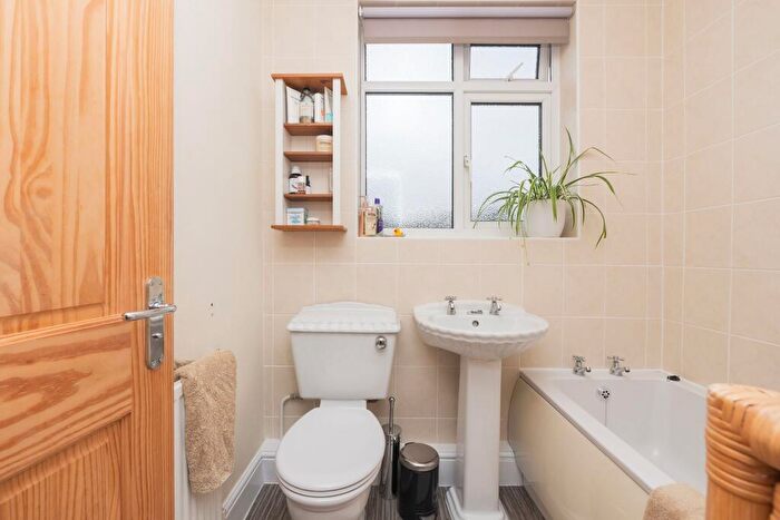3 Bedroom Terraced House For Sale In Holmes Hill Road, Bristol, BS5