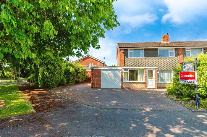 3 Bedroom Semi-Detached House For Sale In Walstead Close, Walsall, WS5