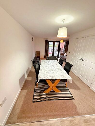 3 Bedroom Town House To Rent In Langdon Road, St. Thomas, Swansea, SA1