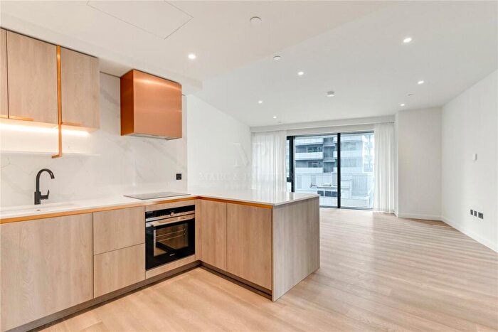 2 Bedroom Apartment To Rent In Aspen, Marsh Wall, London, E14