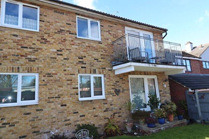 1 Bedroom Flat To Rent In Firsgrove Road, Brentwood, CM14