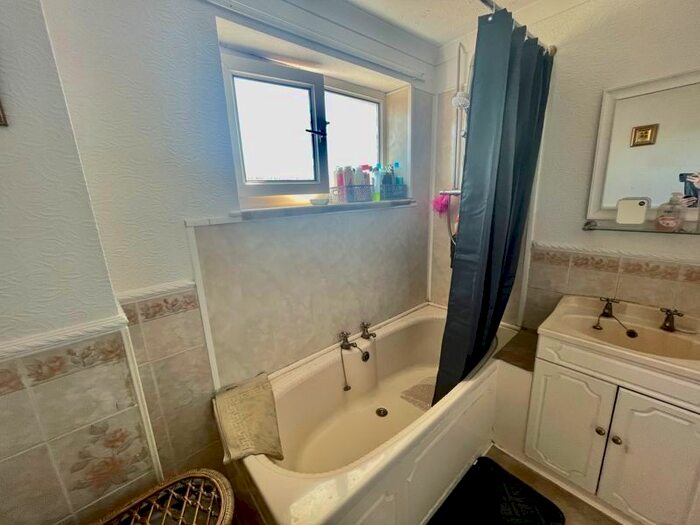 2 Bedroom Semi-Detached House For Sale In Rosedale Crescent, Shildon, DL4