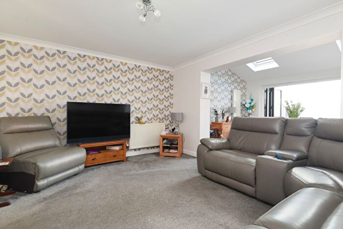 3 Bedroom Terraced House For Sale In Kirk View, Ashford, TN23