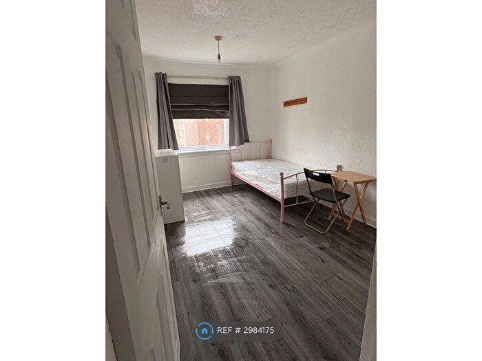 3 Bedroom Flat To Rent In Fulbar St, Renfrew, PA4