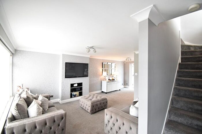 3 Bedroom End Of Terrace House For Sale In Robins Close, Lenham, ME17