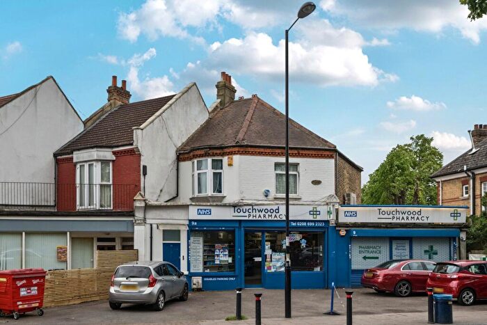 2 Bedroom Maisonette For Sale In St. Georges Parade, Perry Hill, London, SE6