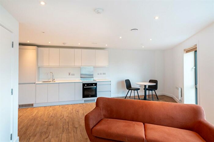 1 Bedroom Apartment To Rent In Phoenix, Saxon Lane, Leeds, LS9